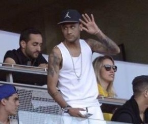Neymar, no momento, curte férias nos EUA.(Imagem:KEVORK DJANSEZIAN / AFP)