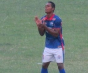 Fabiano se mostrou impaciente com erros de passe no ataque do Piauí durante empate com Caiçara.(Imagem:Renan Morais)