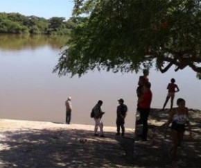 Corpo de homem é encontrado boiando no rio Parnaíba.(Imagem:Reprodução/ Whattsapp)