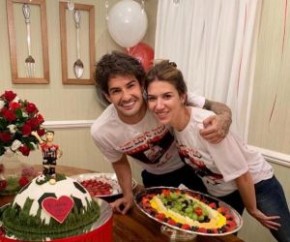 Rebeca Abravanel faz festa surpresa para Alexandre Pato.(Imagem:Instagram)