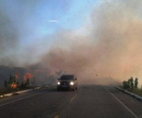 PRF orienta motoristas para segurança durante incêndios nas estradas.(Imagem:Divulgação)
