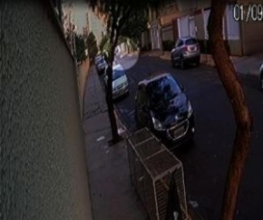 Imagem mostra empresário caído no asfalto após atropelamento.(Imagem:Divulgação)
