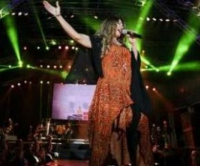 Elba Ramalho é pressionada a deixar o palco em PE.(Imagem:Noticiasaominuto)