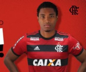 Flamengo anuncia contratação do atacante Vitinho.(Imagem:Lance!)