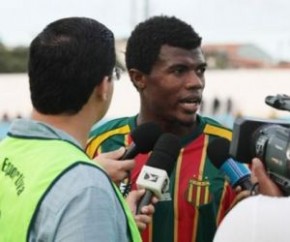 Atacante trabalhou com Flávio Araújo por dois anos no Sampaio Corrêa.(Imagem:Honório Moreira / Site do Sampaio)