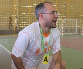Técnico Giuliano Ramos aposta em estudo de rivais para facilitar caminho do Holanda no Brasileiro júnior.(Imagem:Abdias Bideh)