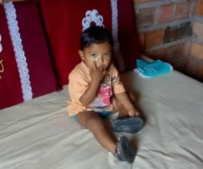 Criança de 1 ano e seis meses morreu após ser arremessada no chão.(Imagem:Reprodução)