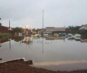 Chuva obriga moradores a abandonarem casas em Campo Maior.(Imagem:Cidadeverde.com)
