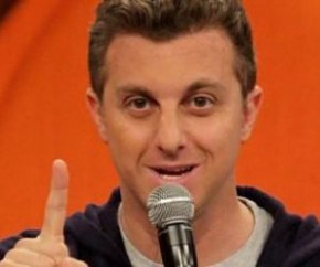 Após SBT, Globo anuncia estreia do Show do Milhão com Luciano Huck.(Imagem:Noticiasaominuto)