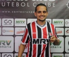River anuncia contratação de João Ananias, ex-Náutico e Santa Cruz.(Imagem:Santa Cruz FC)