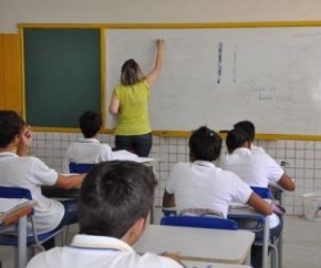 Governo anuncia reajuste do piso dos professores para 2018.(Imagem:Cidadeverde.com)