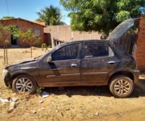 Carro roubado em Floriano(Imagem:DIVULGAÇÃO/PRF)