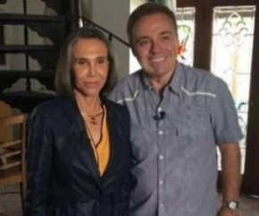 Florinda Meza e o apresentador Gugu na casa da atriz em Cancún, no México.(Imagem:Divulgação/TV Record)