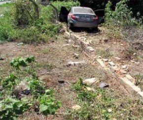 Após colisão, carro é abandonado em BR no litoral do Piauí.(Imagem:Cidadeverde.com)