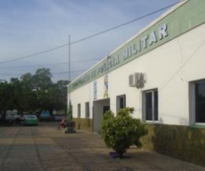 Mulher ateia fogo na pr&oacute;pria casa com crian&ccedil;as dentro em Floriano.(Imagem:FlorianoNews)