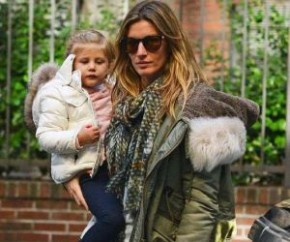 Gisele Bündchen passeia com a filha pelas ruas de Nova York (Foto:  / Agência)(Imagem:Grosby Group)