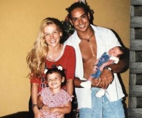 Carla Perez relembra foto do primeiro Natal com Xanddy e filhos.(Imagem:Instagram)
