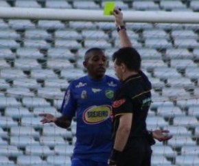 Zagueiro do Altos, Vitor Bafana teria acumulado três cartões amarelos no segundo turno do estadual.(Imagem:Renan Morais)