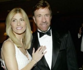 Gena e Chuck Norris(Imagem:Revista Monet)