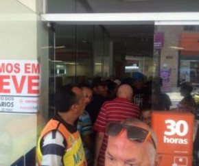 Filas e falta de dinheiro nos caixas marca 1º dia de greve dos bancários.(Imagem:Cidadeverde.com)