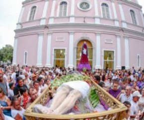 Procissão do Senhor Morto reúne multidão de fiéis pelas ruas de Teresina.(Imagem:CidadeVerde.com)