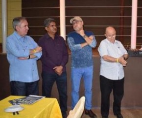Adversários peemedebistas dividem espaço em solenidade no sul do Piauí.(Imagem:Cidadeverde.com)