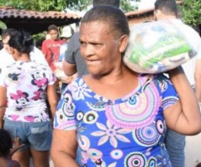 Prefeitura de Floriano entrega cestas básicas na zona rural.(Imagem:SECOM)