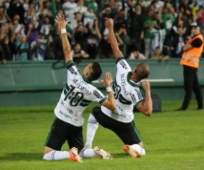 Rodrigão marca 2 e Coritiba vence Ponte em noite de homenagens a Dirceu Krüger.(Imagem:Divulgação)