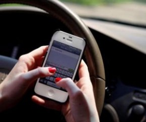 Uso do celular no trânsito é uma das infrações mais cometidas em Teresina.(Imagem:PMT)