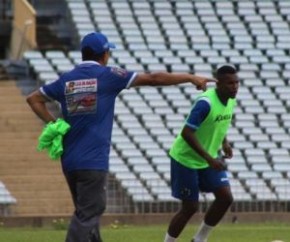 Vitor Salvador durante treino do Altos.(Imagem:Stephanie Pacheco)