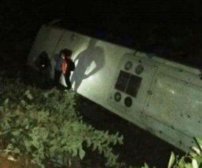 Ônibus com feirantes capota em Cocal, 22 ficam feridos.(Imagem:Divulgação)