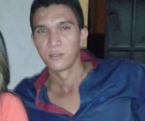 Vítima morreu com três tiros em posto de combustível.(Imagem:Reprodução/Facebook)