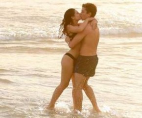 Klebber Toledo e Luisa Arraes beijam muito durante gravação de nova série.(Imagem:MSN)