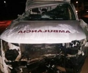 Colisão entre ambulância e carro de passeio deixa duas pessoas mortas na BR-316.(Imagem:Divulgação)