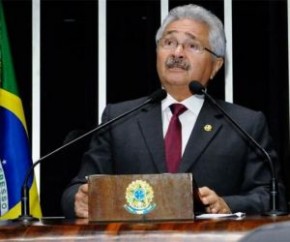 Senador Elmano Férrer (PTB)(Imagem:Cidadeverde.com)