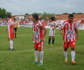 Caiçara x River-PI pela segunda rodada Piauiense 2014.(Imagem:Renan Morais)