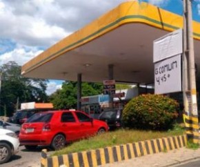 Aumento no preço do litro da gasolina pode chegar a R$ 0,15 com novo reajuste.(Imagem:Péricles Mendel)