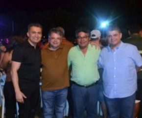 Deputado Gustavo Neiva participa dos festejos de Curimatá-PI.(Imagem:Divulgação)