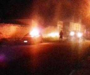 Carro de médico é incendiado próximo a maternidade de Campo Maior.(Imagem:Campomaioremfoco)