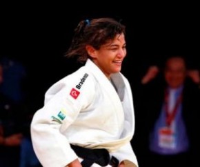 Sarah Menezes defende Brasil em desafio contra a Mongólia no domingo (27).(Imagem:Gabriela Sabau/IJF)