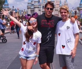 Larissa Manoela leva 3º namorado à Disney e vira piada na web.(Imagem:Instagram)