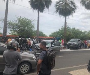 Perseguição a assaltantes provoca colisão em cinco veículos na avenida Maranhão.(Imagem:CidadeVerde.com)