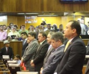 Três deputados oficializam afastamento da Assembleia.(Imagem:Alepi)