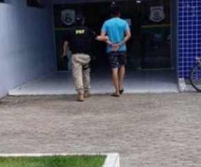 PRF prende homem por porte ilegal de arma e posse de droga em Parnaíba.(Imagem:PRF-PI)