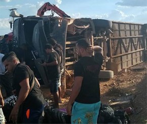Acidente com ônibus de Edson Lima deixa um morto no Piauí.(Imagem:Blog Ismael Sousa)