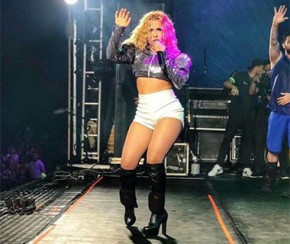 Joelma desmente boatos de que sofreu um acidente: 