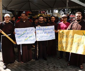 Frades participam de protestos da greve geral em Teresina.(Imagem:Cidadeverde.com)