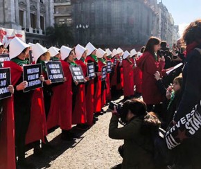 Senado derruba lei a favor do aborto na Argentina.(Imagem:FOLHAPRESS)