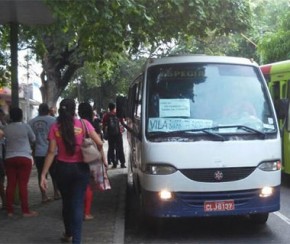 Motoristas paralisam 100% dos ônibus e só voltam após pagamento de salários.(Imagem:CidadeVerde.com)