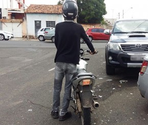 Tio presencia prisão e reconhece moto furtada de sobrinho em Teresina.(Imagem:Graciane Sousa)